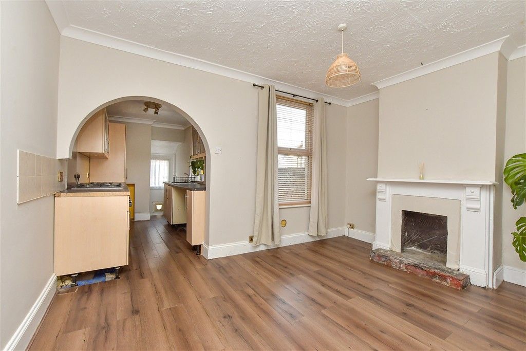 Property photo 3 of 11 Dining Area