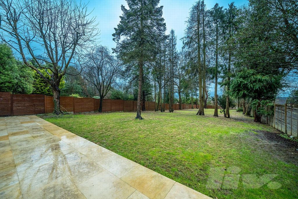 Property photo 3 of 40 Photo 10