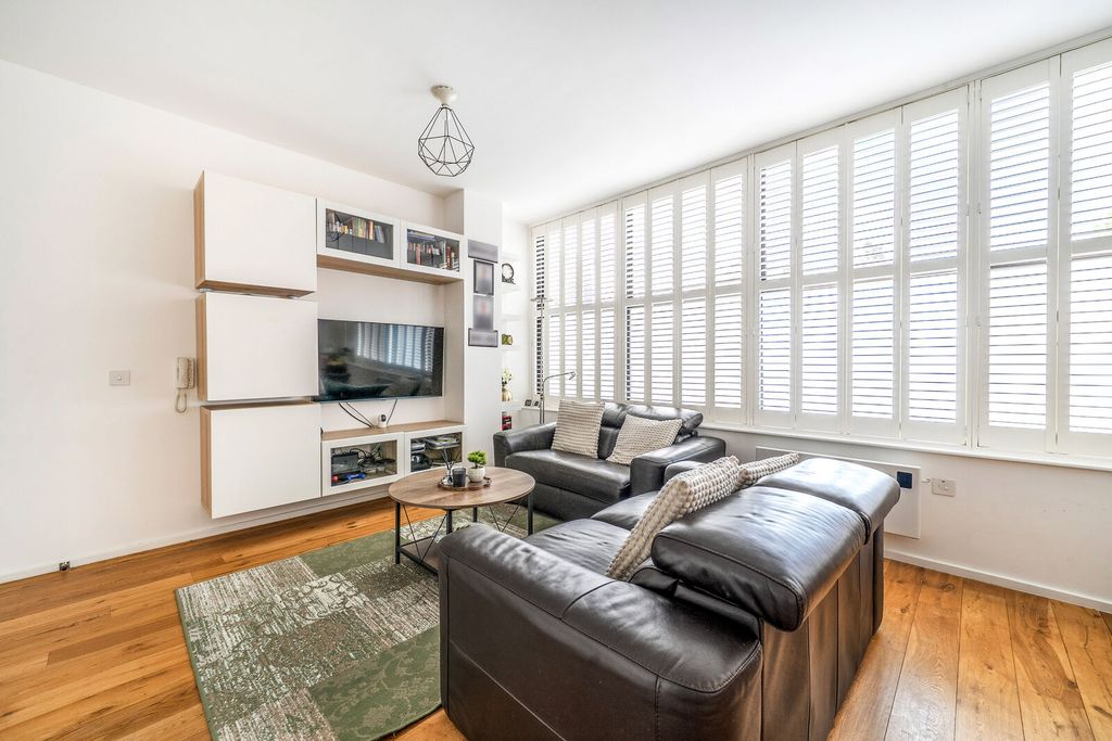Property photo 2 of 19