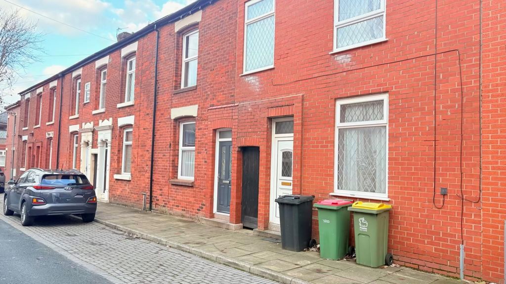 Property photo 1 of 6