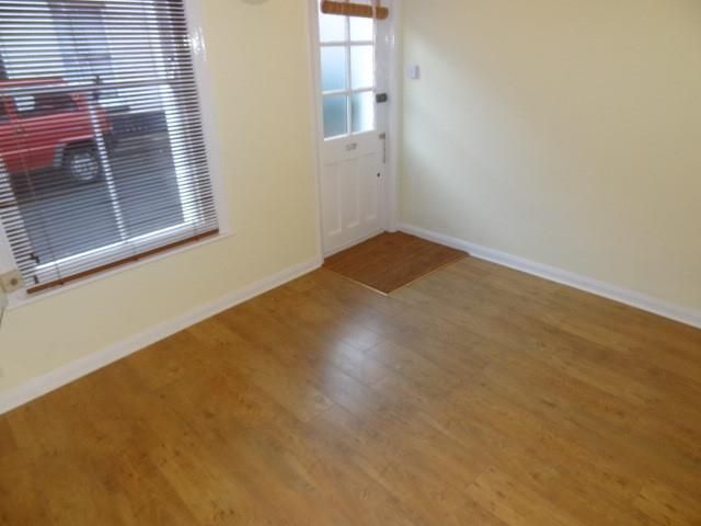 Property photo 3 of 7 6 St Edmunds Living Room.Jpg