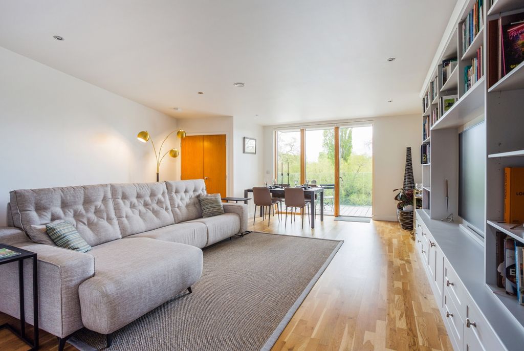 Property photo 2 of 18 Reception Room