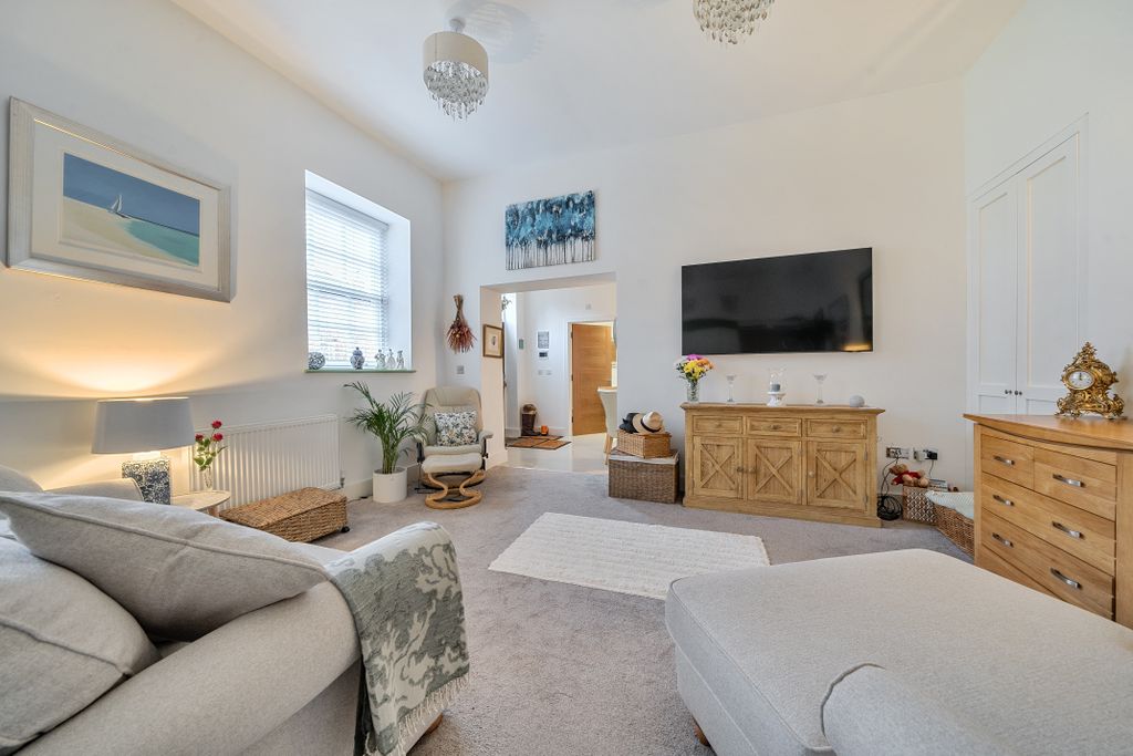 Property photo 3 of 17 1236504 (3)