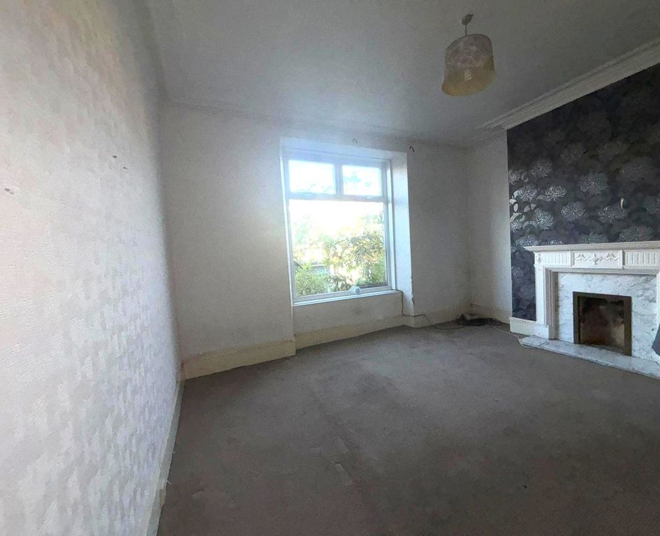 Property photo 2 of 12 3