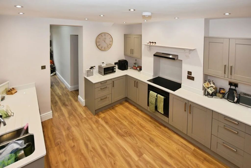 Property photo 2 of 19 Picture 2