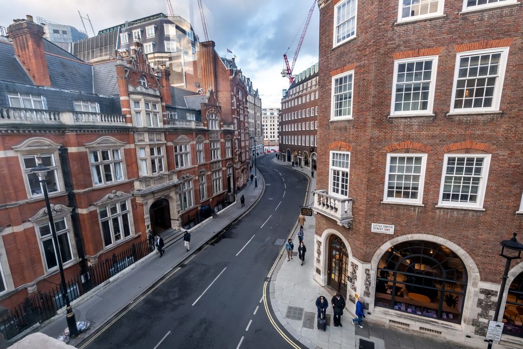 Property photo 3 of 9