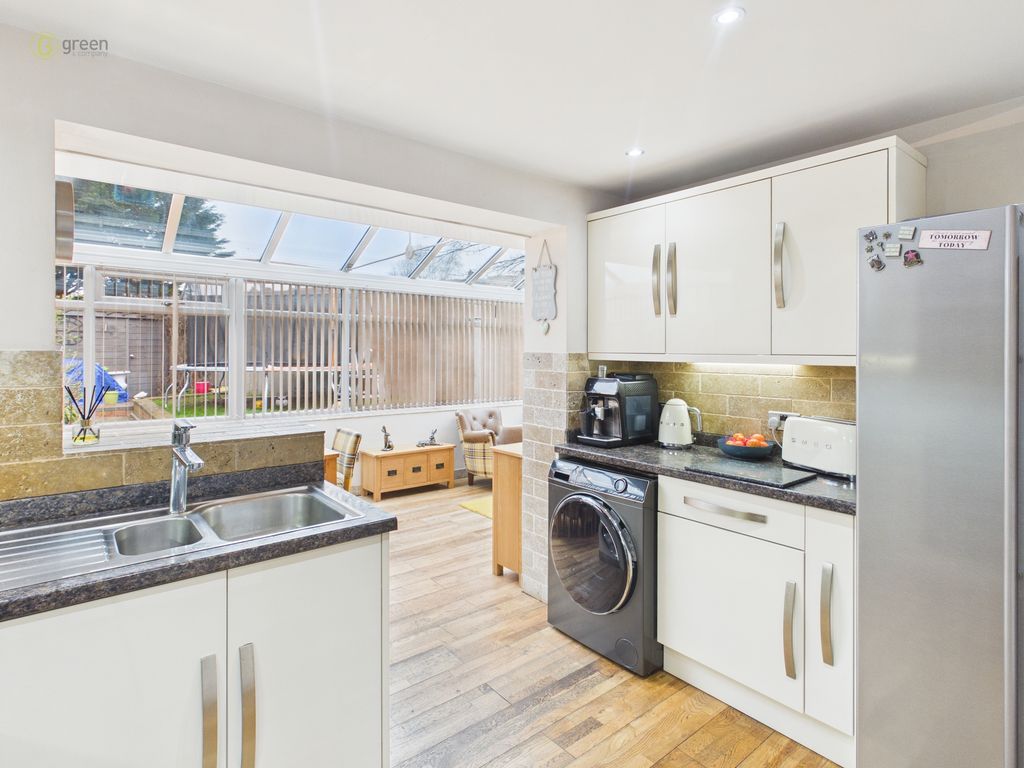 Property photo 3 of 39 Cam05459G0Pr0128Still037