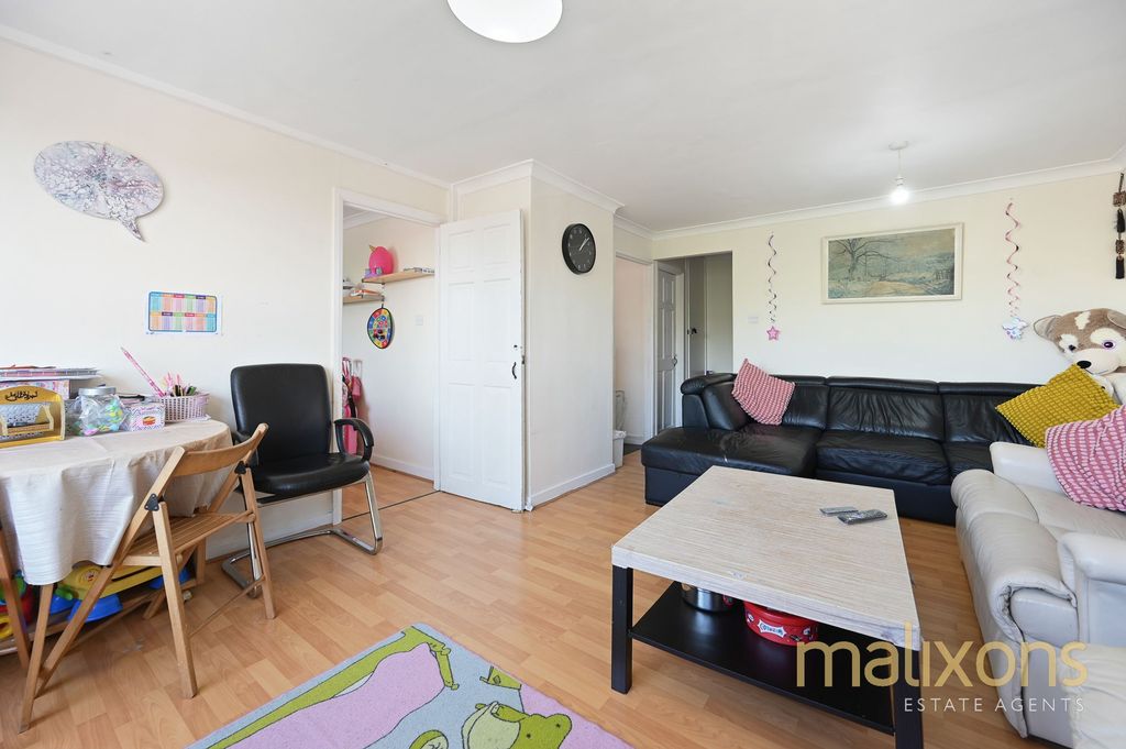 Property photo 3 of 9