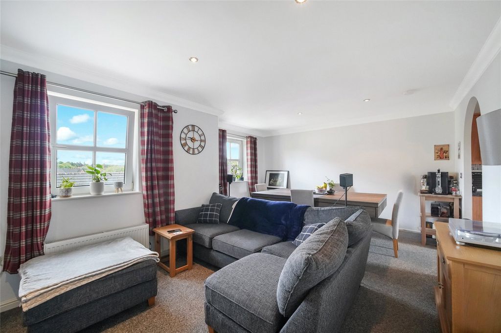 Property photo 2 of 18 Picture No. 26