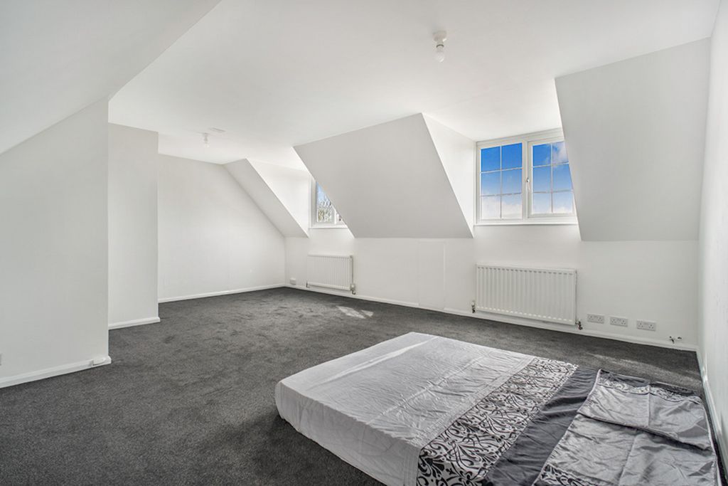 Property photo 2 of 25