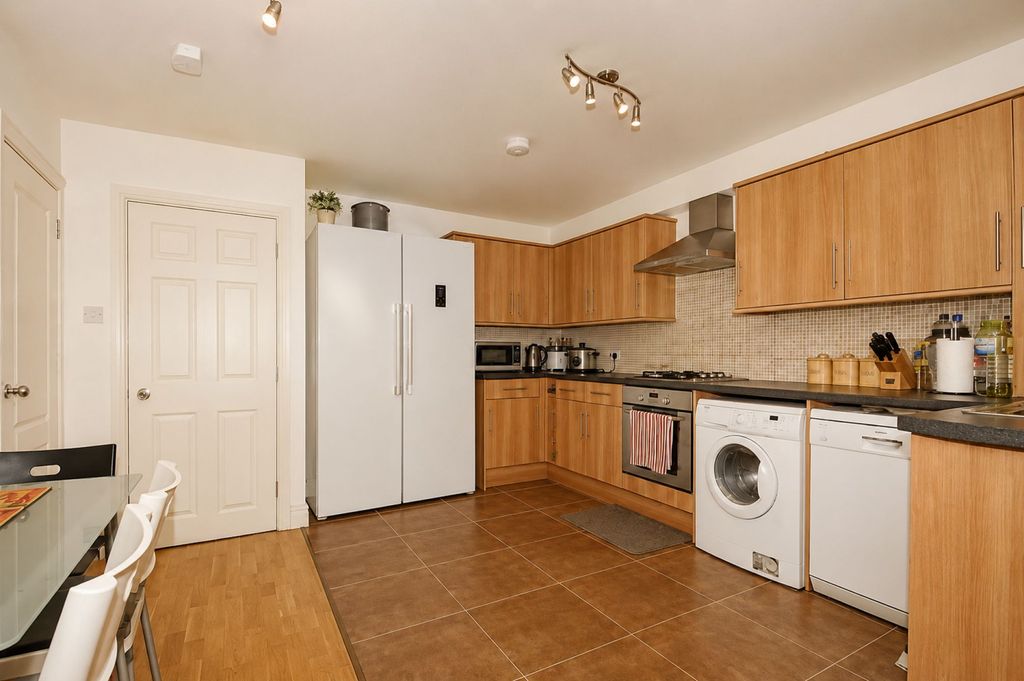 Property photo 3 of 3