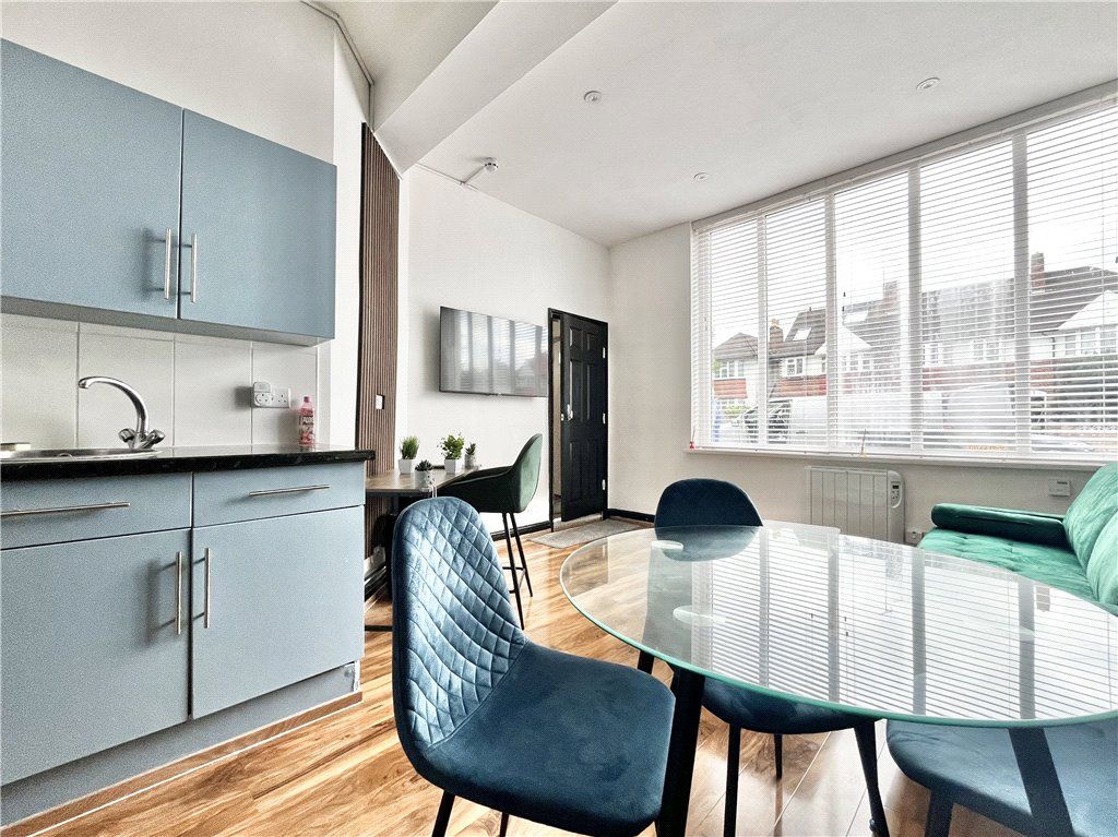 Property photo 1 of 8 Kicthen