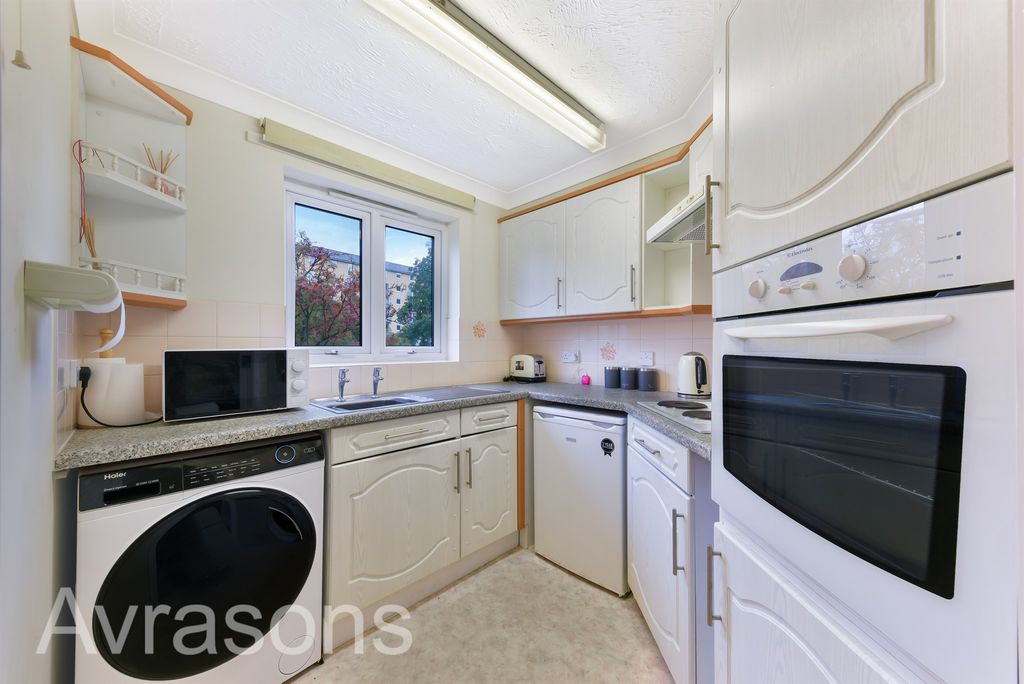 Property photo 3 of 9