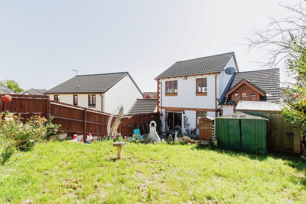 Property photo 2 of 11