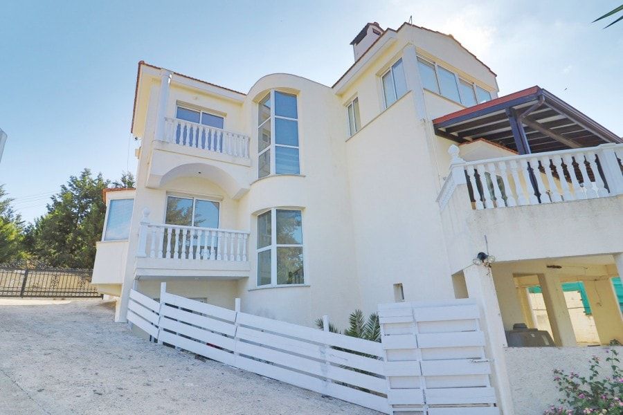 Property photo 1 of 47