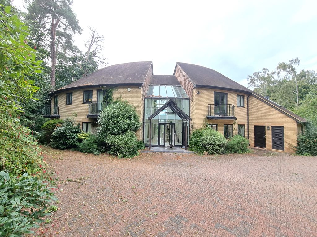 Property photo 2 of 44