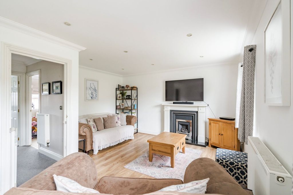 Property photo 3 of 20