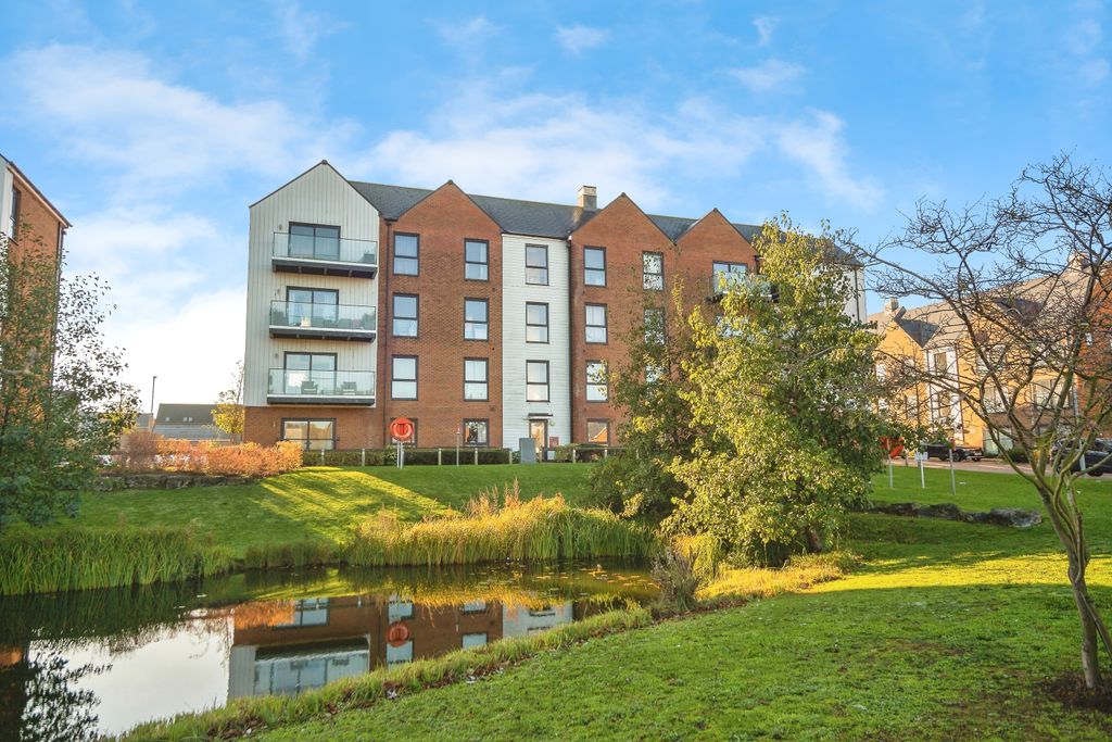 Property photo 1 of 13 Front View