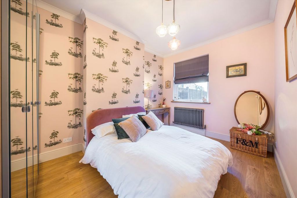 Property photo 3 of 6