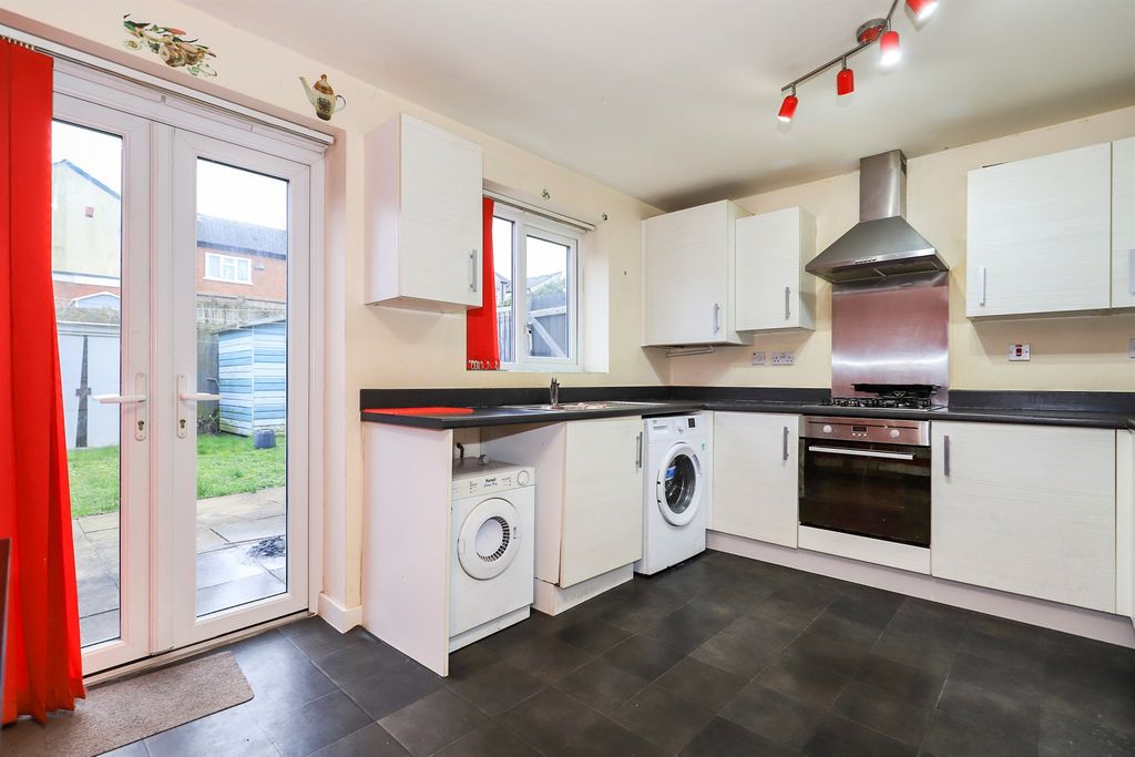 Property photo 3 of 14