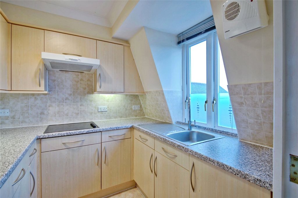 Property photo 3 of 12 Kitchen