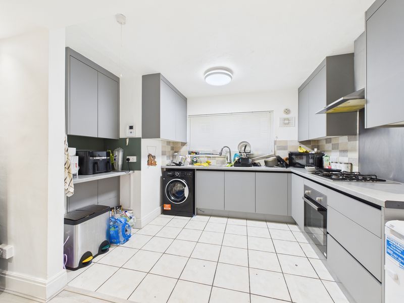 Property photo 2 of 8 Photo 4