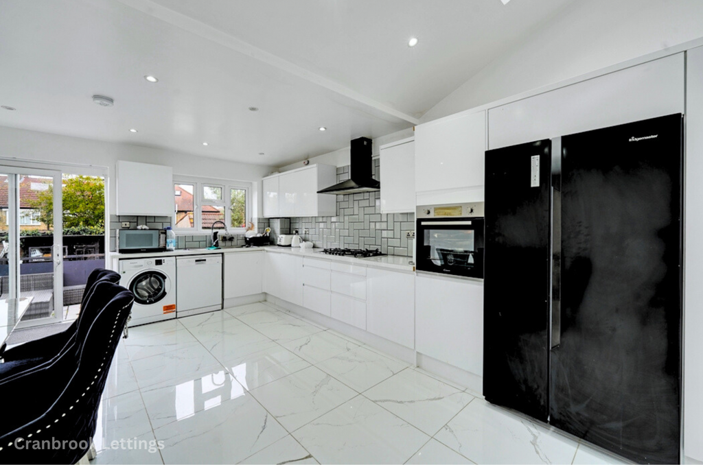 Property photo 1 of 15 Four Bedroom House