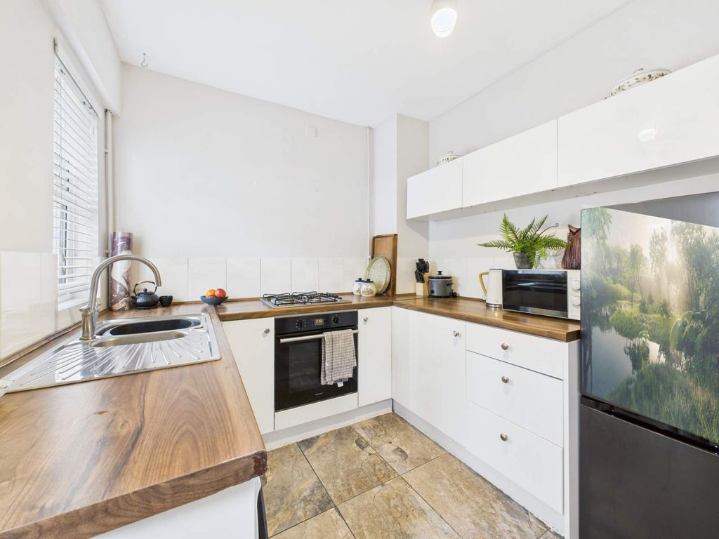 Property photo 2 of 16 Kitchen