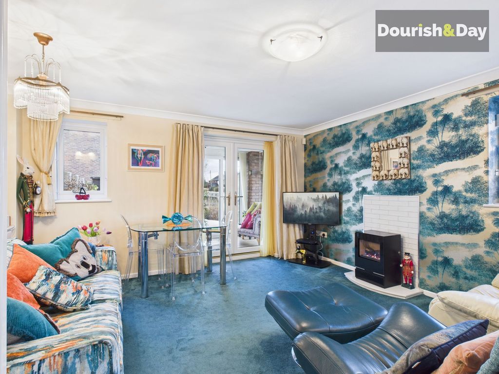 Property photo 2 of 18 Living Room