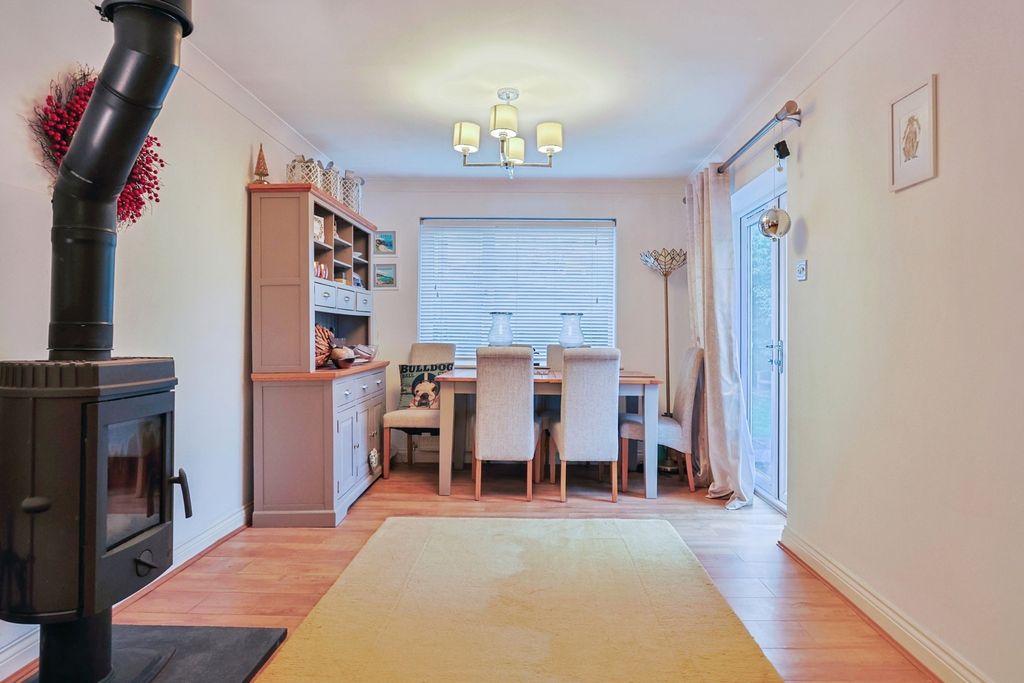 Property photo 3 of 18 Pbox-Img.Jpg