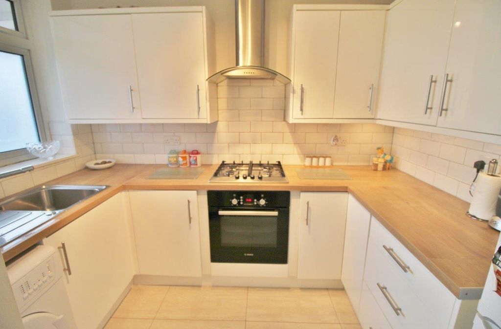 Property photo 2 of 12 4976761