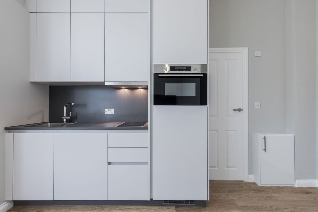 Property photo 2 of 12 Kitchen