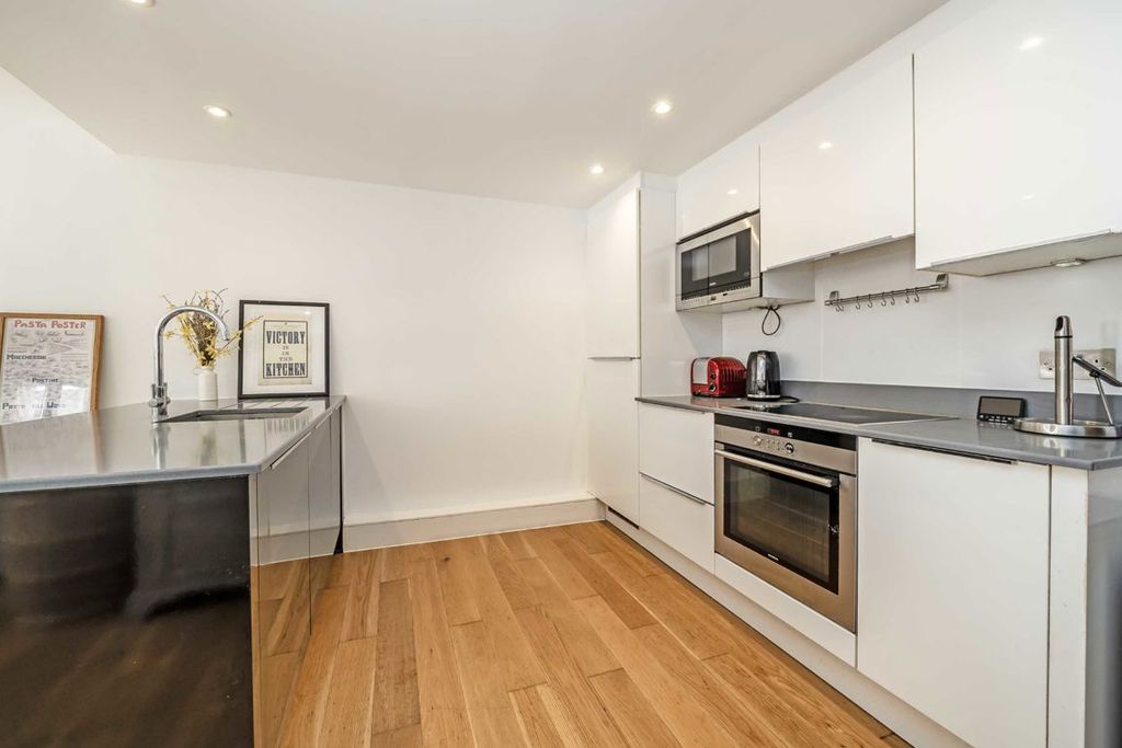 Property photo 3 of 6