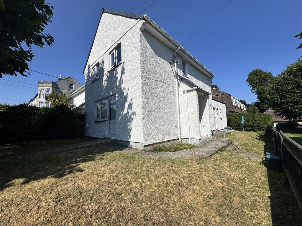 Property photo 1 of 17 Front