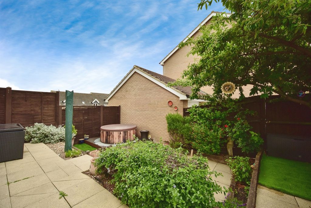 Property photo 3 of 17
