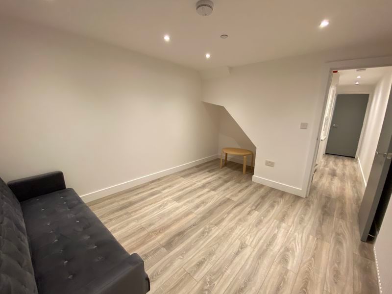 Property photo 1 of 15 Photo 9