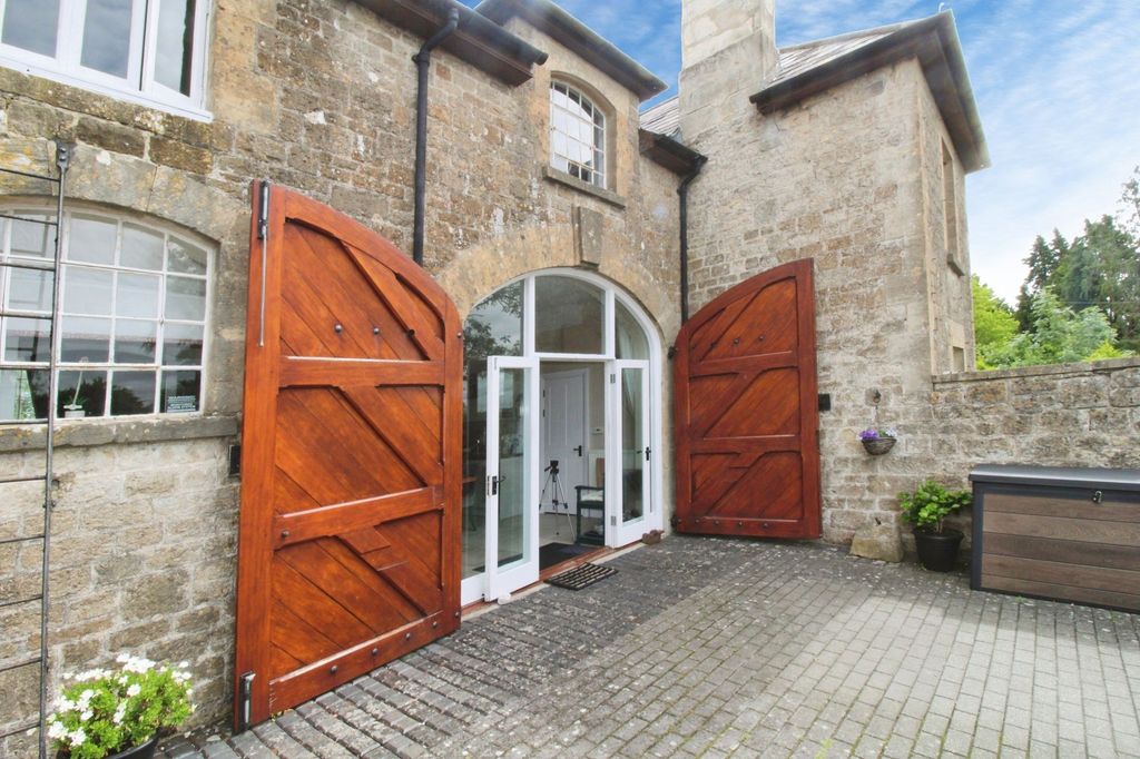 Property photo 3 of 61 Kitchen Doors