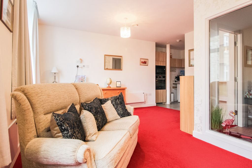 Property photo 2 of 14 Living/Dining Room