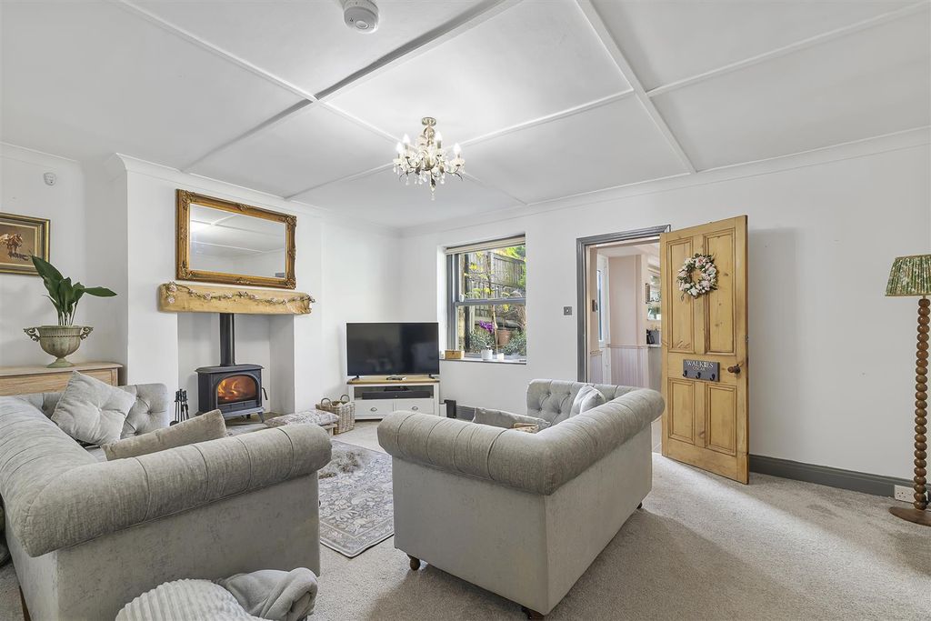 Property photo 2 of 17 Sitting Room.Jpg