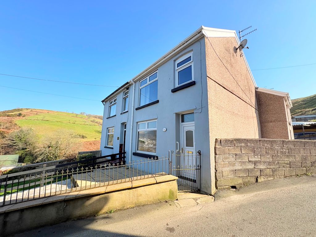 Property photo 2 of 29