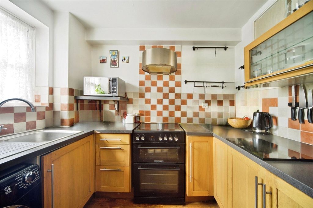 Property photo 2 of 14 Picture No. 21