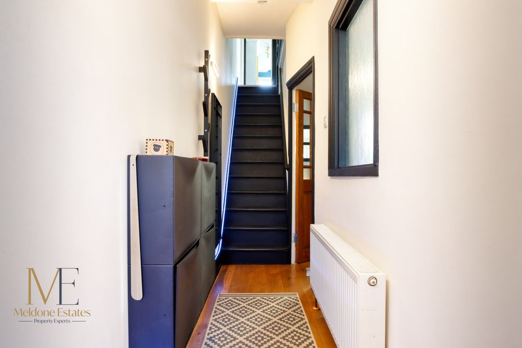 Property photo 3 of 27 Hallway