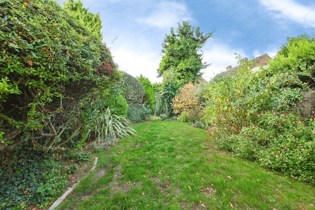 Property photo 2 of 17