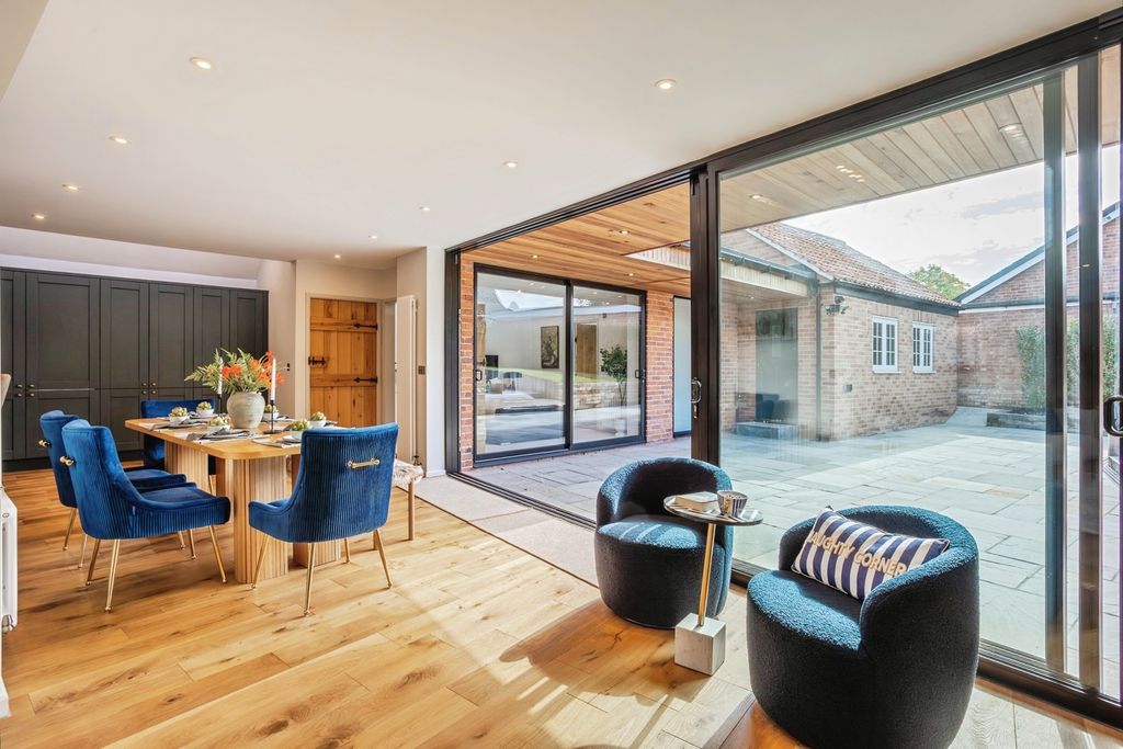 Property photo 3 of 39 Photo