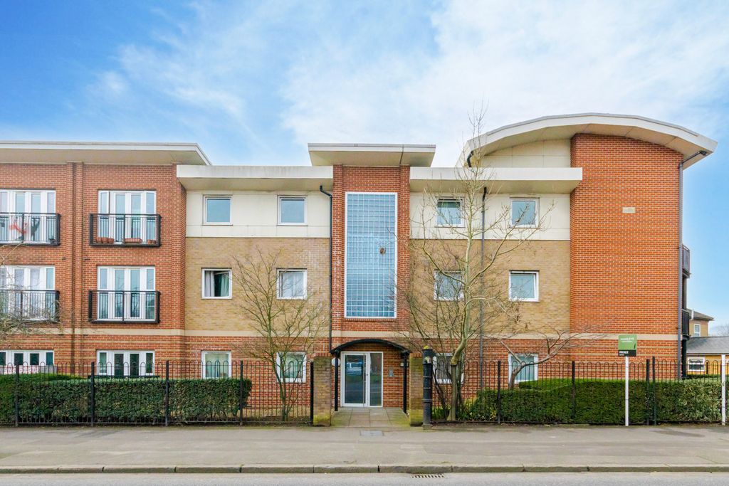 Property photo 1 of 23