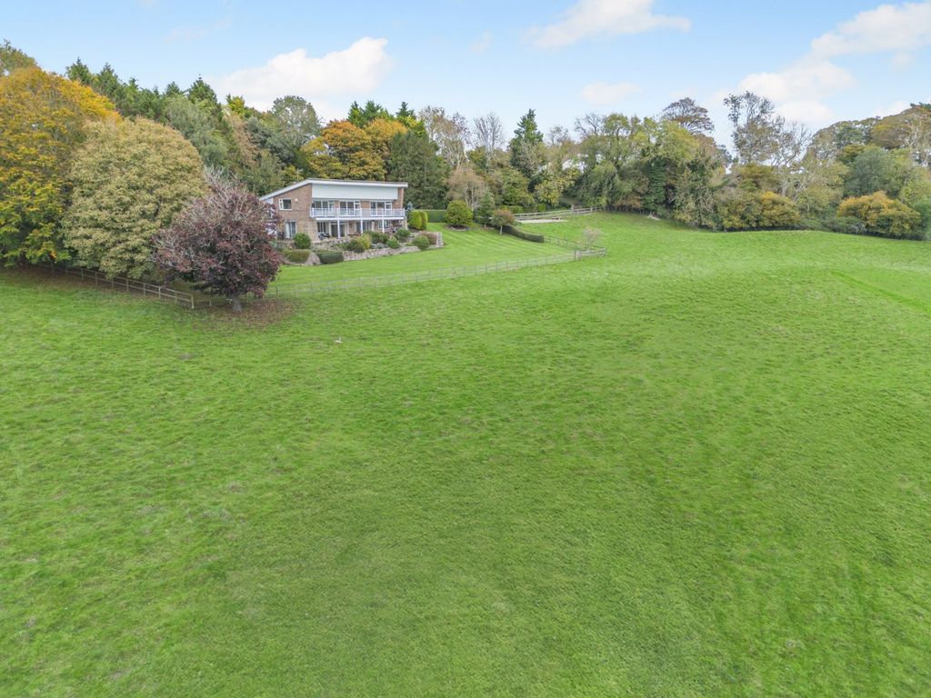 Property photo 2 of 15 Falconhurst