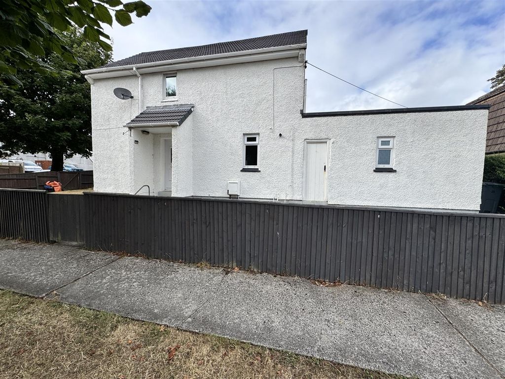 Property photo 1 of 19 Front