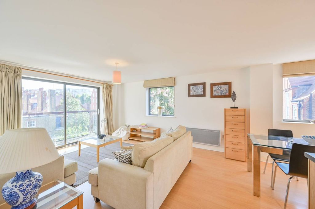 Property photo 1 of 20