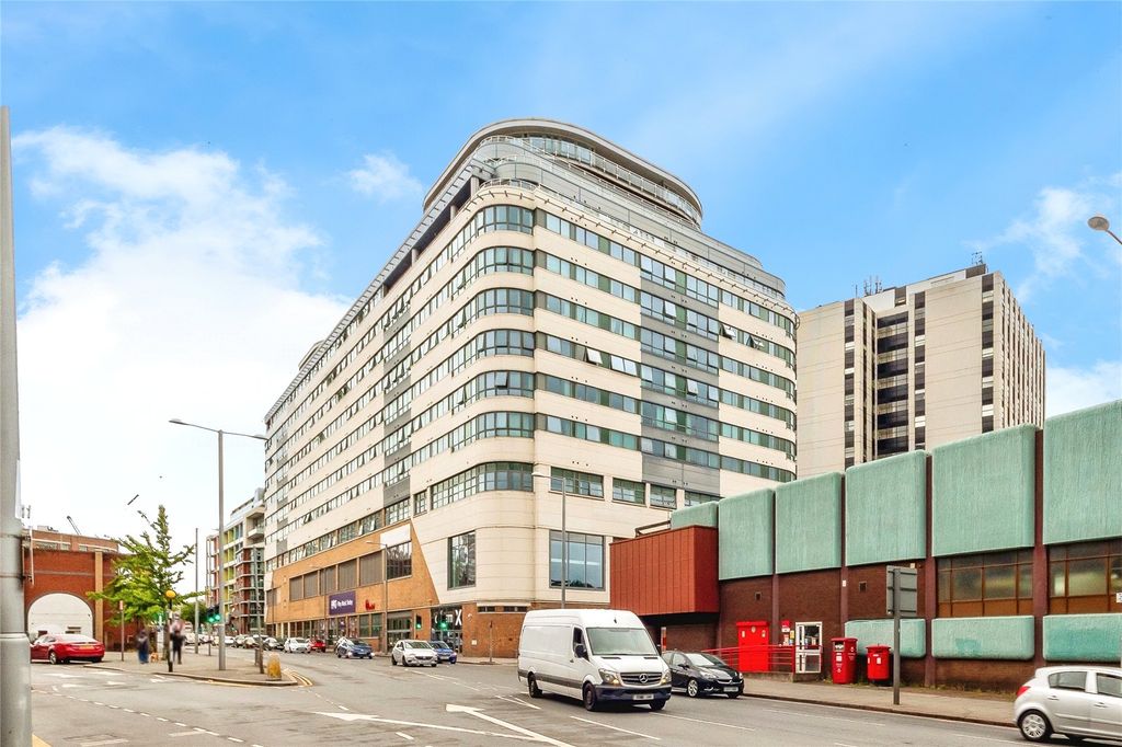 Property photo 1 of 22 Picture No. 05