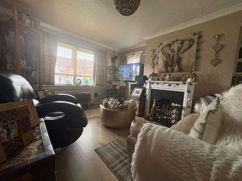 Property photo 2 of 5